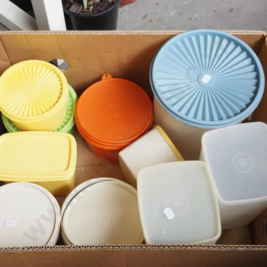 box; retro Tupperware