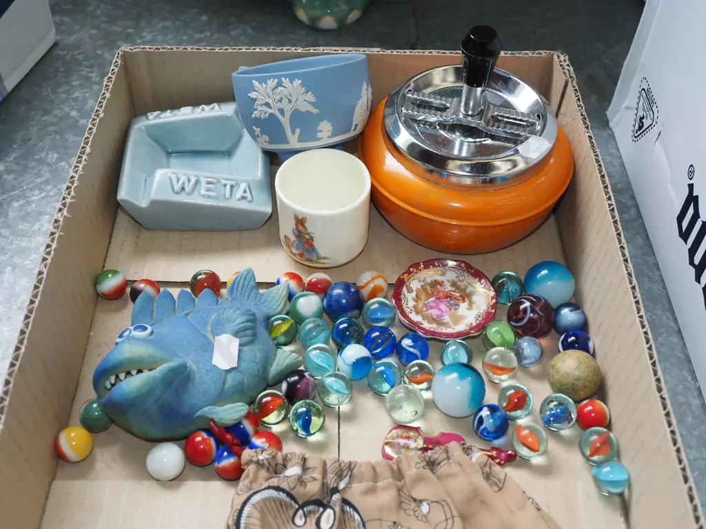 box; marbles, ashtray, jasperware bowl etc Image 1++