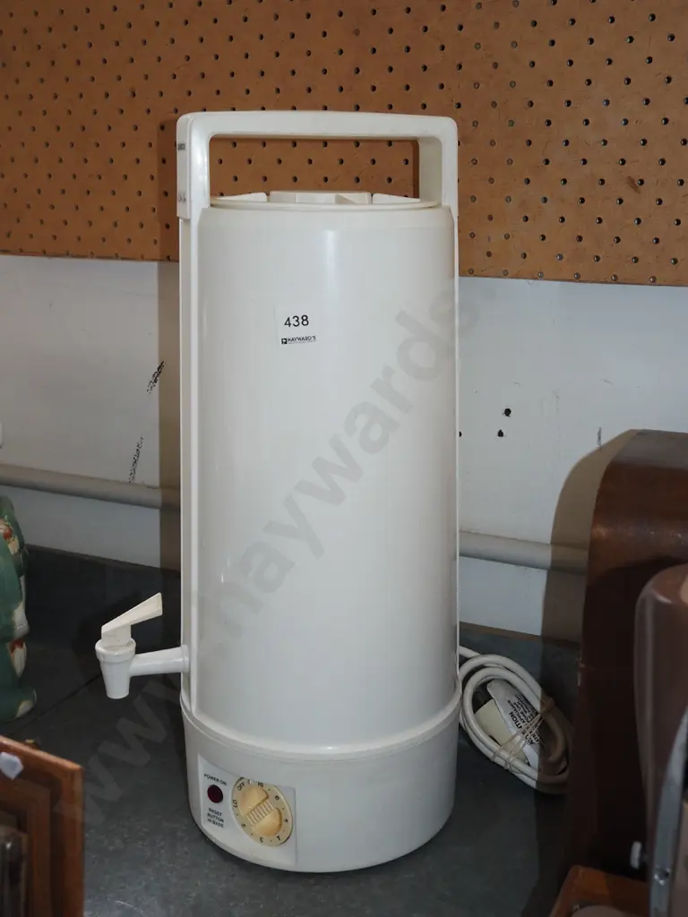 Kambrook 8L tea urn Image 1++