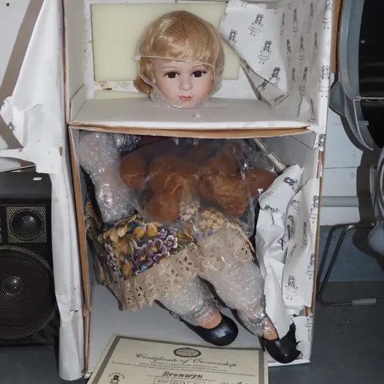 box; Hillview Lane porcelain doll - Bronwyn