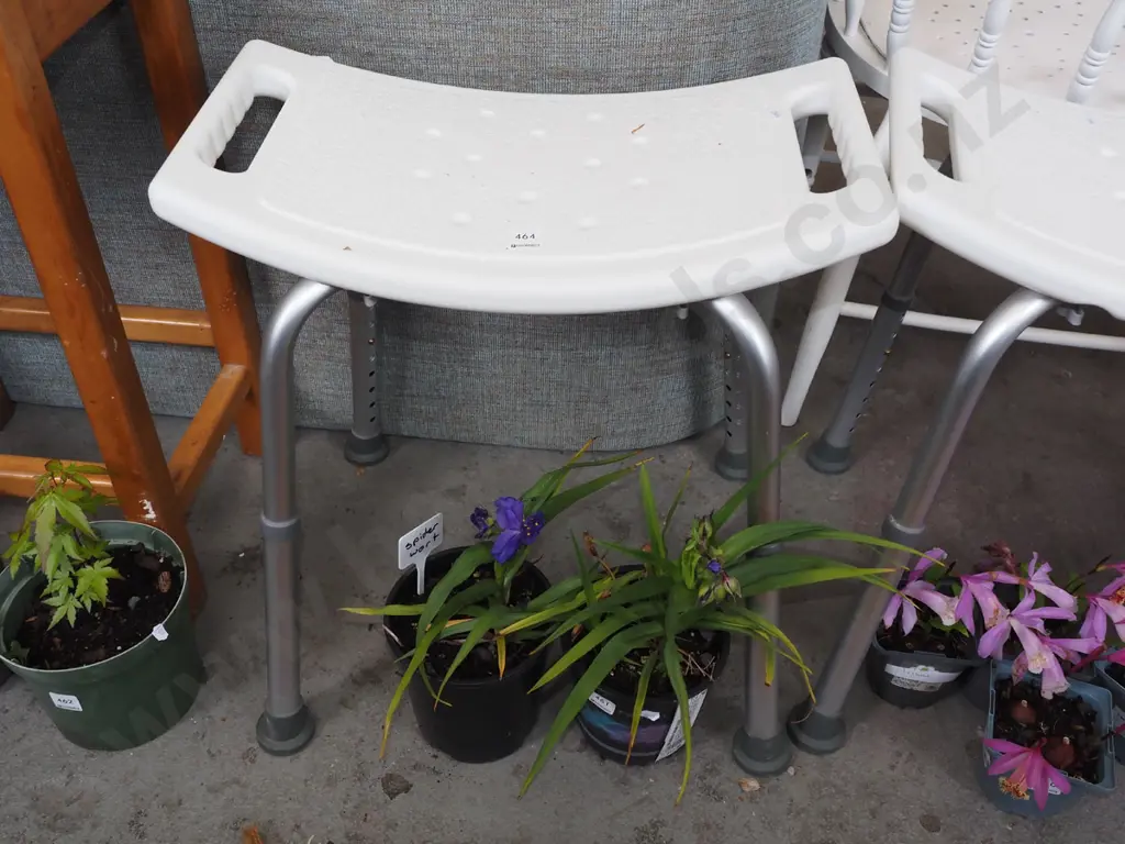 white plastic shower stool Image 1++