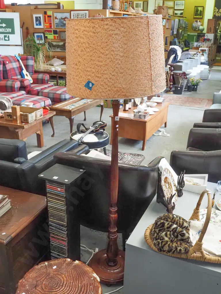 standard lamp Image 1++