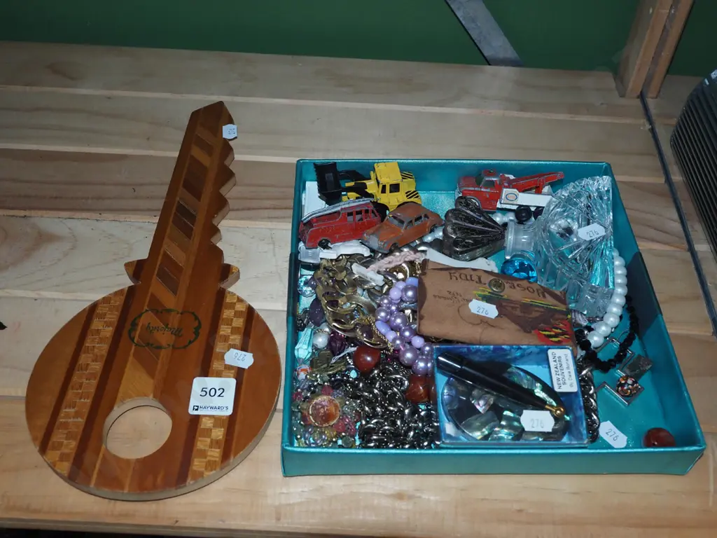 NZ 21st key, costume jewellery etc Image 1++