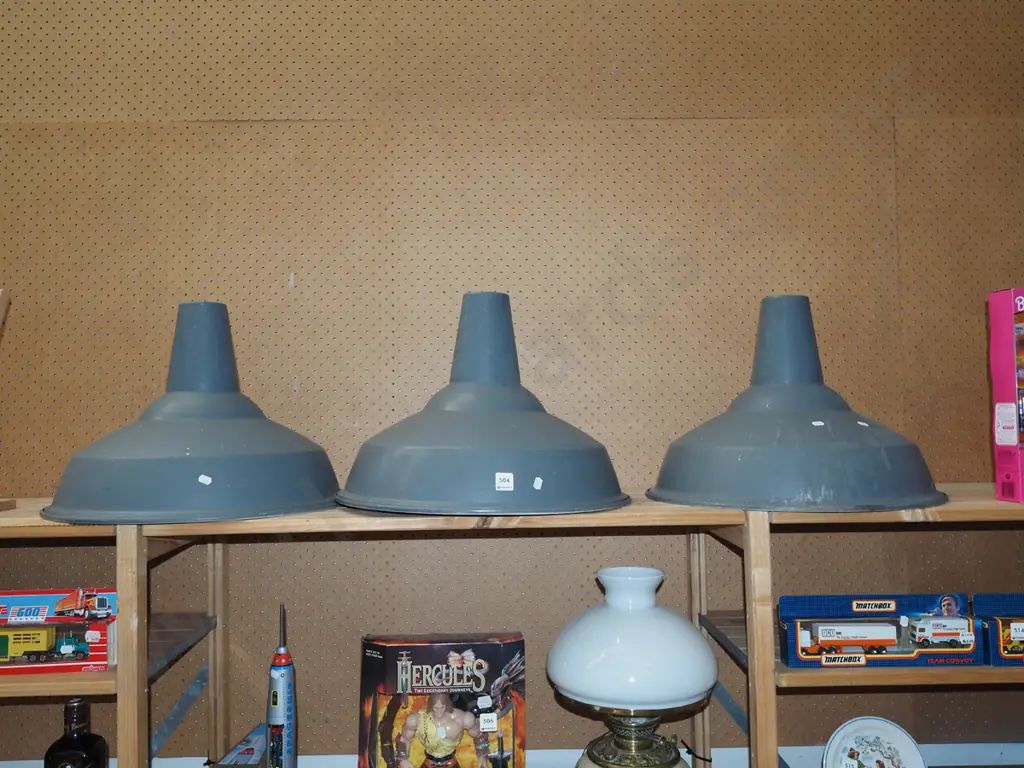3x large industrial light fittings Diam480 Image 1++