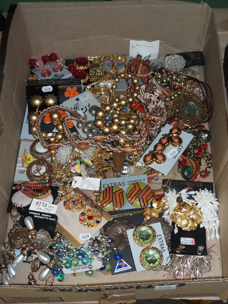box of costume jewellery and clip on  earrings Image 1++