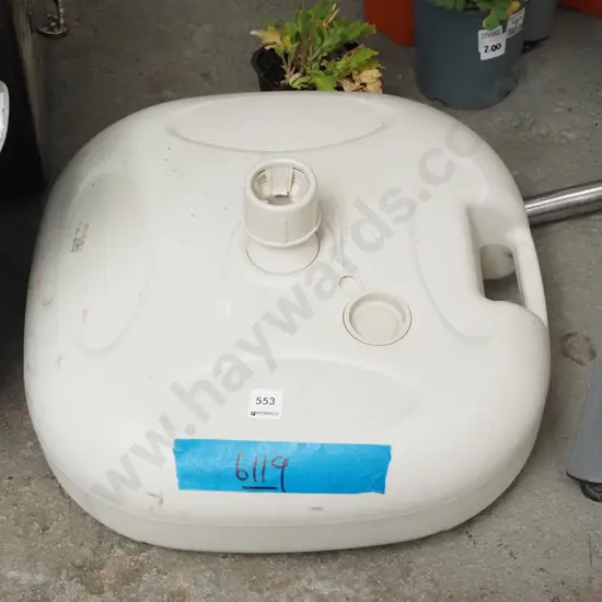 plastic sun umbrella stand