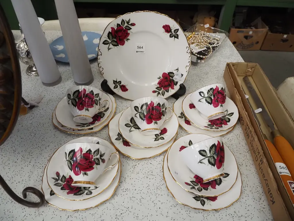 Colclough red rose 16 piece tea set Image 1++