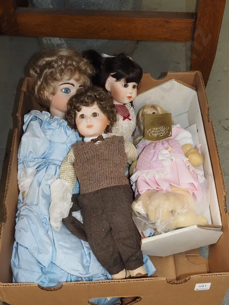 box of porcelain dolls Image 1++