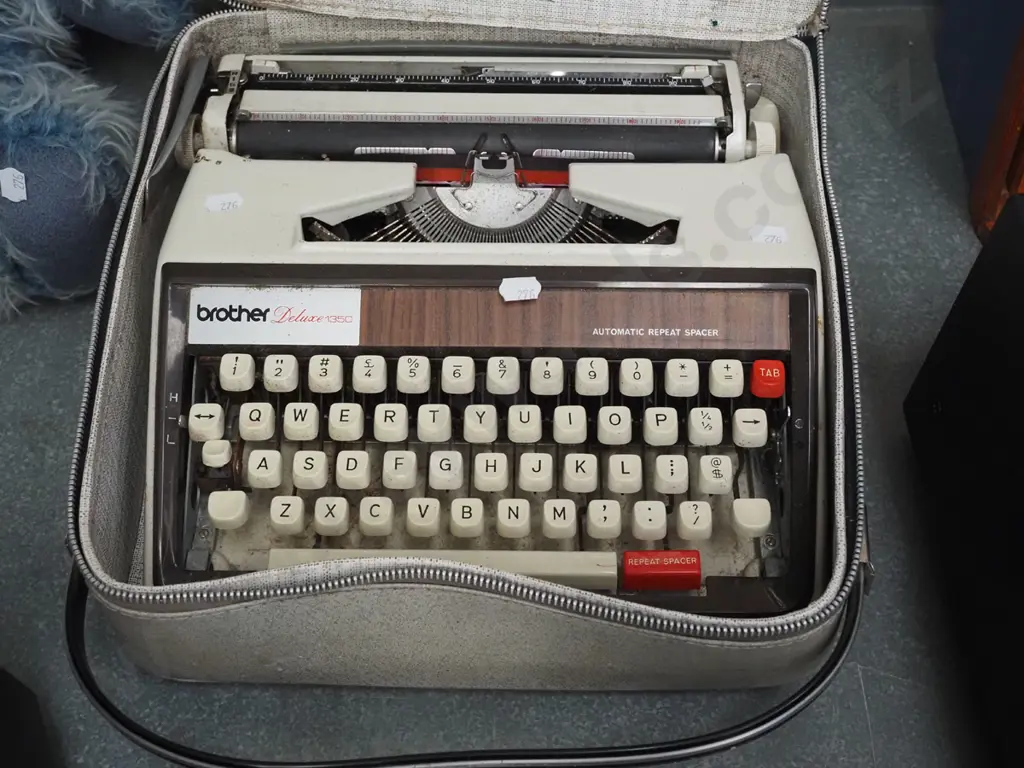 case Brother Delux 1350 typewriter Image 1++