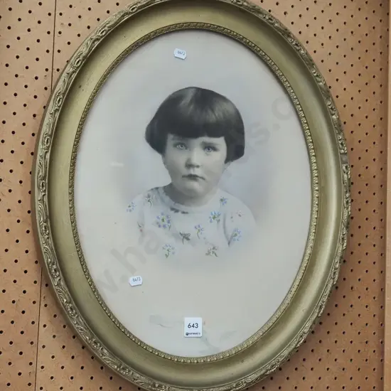 oval framed portrait - girl