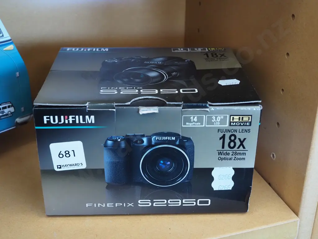 boxed Fujifilm Finepix S2950 digital camera Image 1++