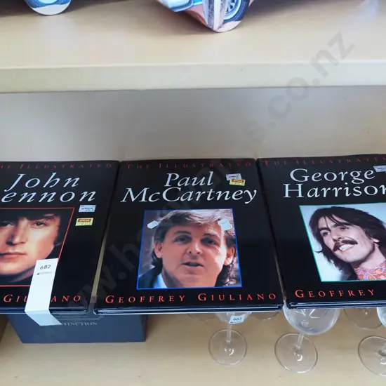 3x Beatles books