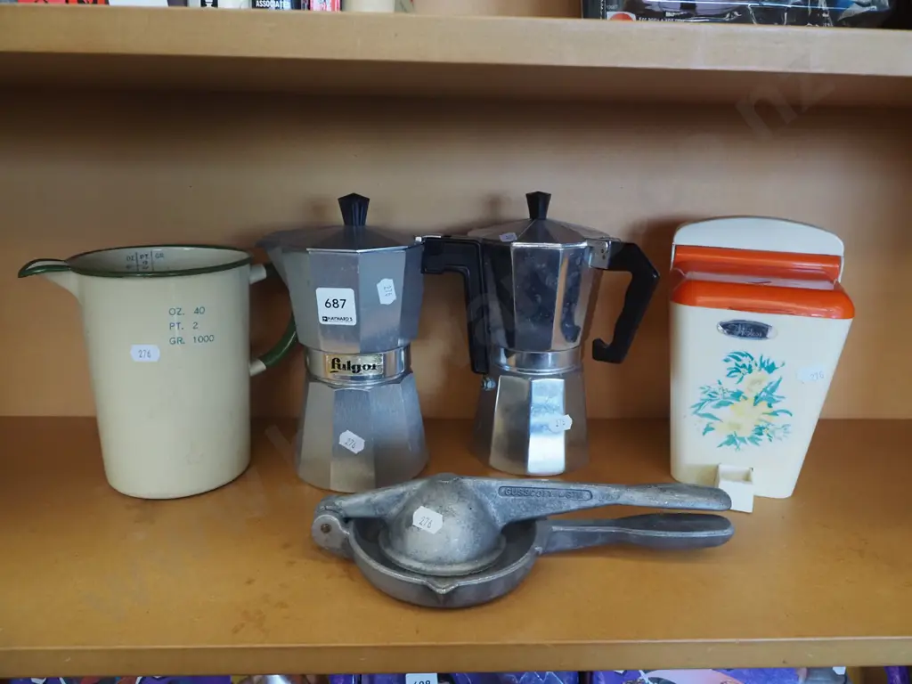 enamel measuring jug, 2x espresso makers, lemon squeezer, wall mounted storage container Image 1++