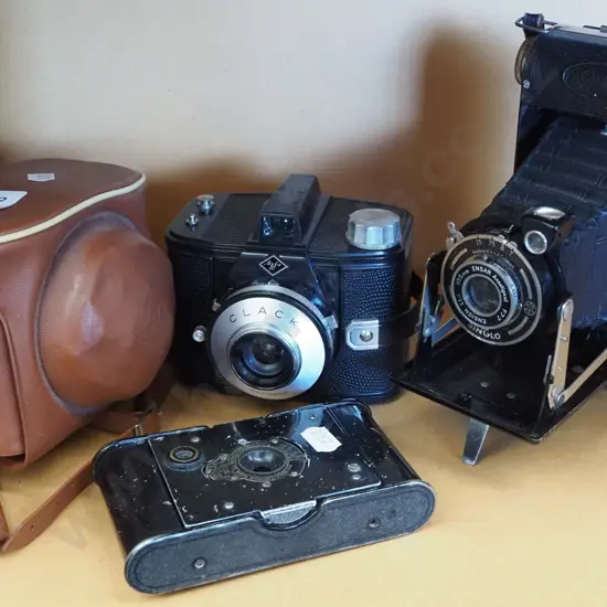 3x vintage film cameras