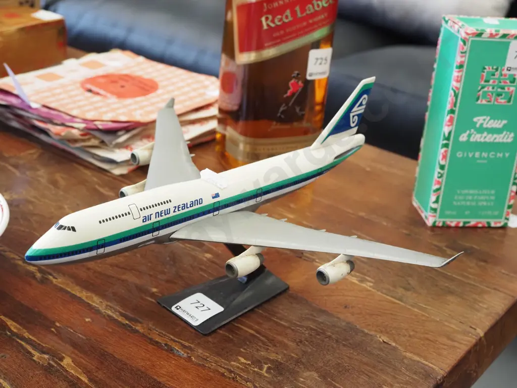 model plane Image 1++