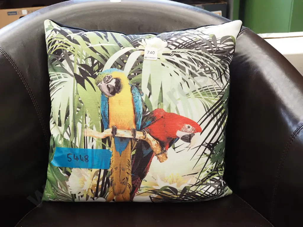 parrot print cushion Image 1++