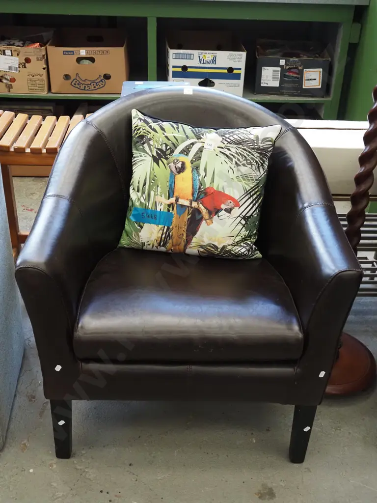 brown vinyl tub chair Image 1++