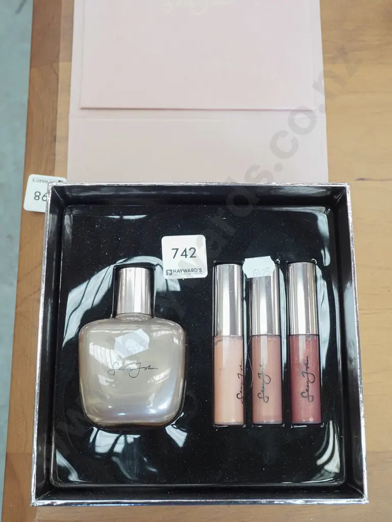 boxed Sean John Unforgiveable set Image 1++