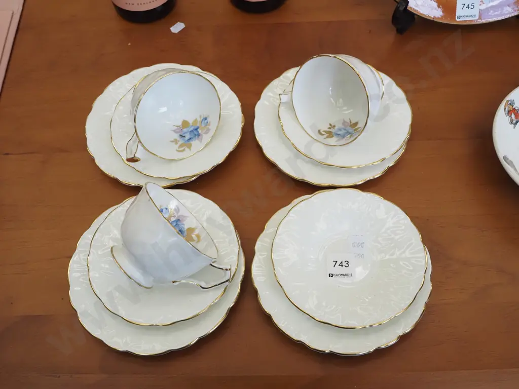 3x Aynsley trios Image 1++