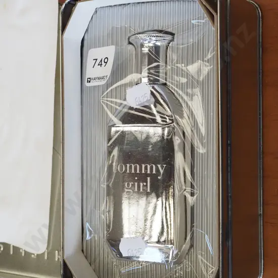cased Tommy Hilfiger Tommy Girl colgne spray 100ml