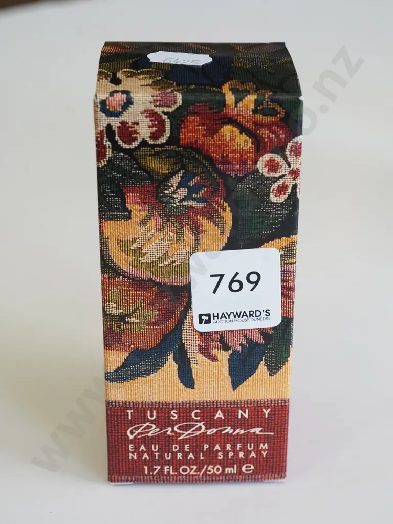 boxed Tuscany eau de parfum 50ml Image 1++