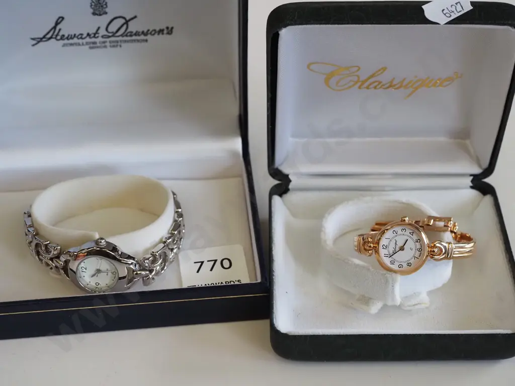 2x cased wristwatches Image 1++