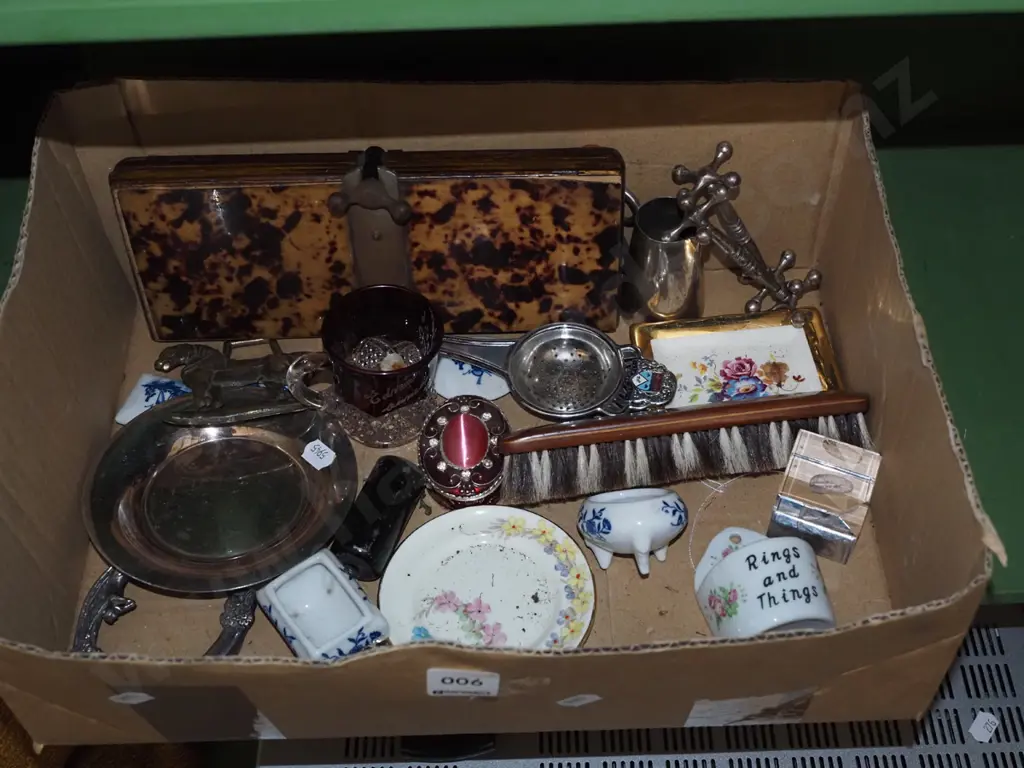box; tie press, clothes brush, exhibition glass etc Image 1++