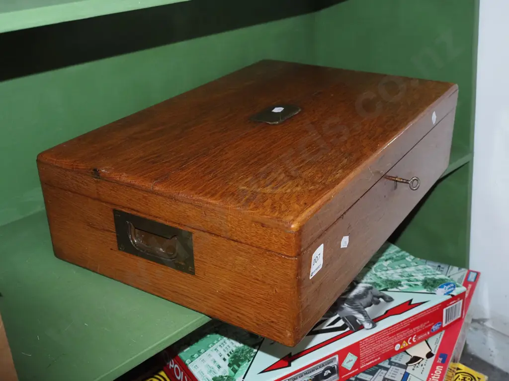 mahogany lockable cutlery canteen  - no cutlery Image 1++