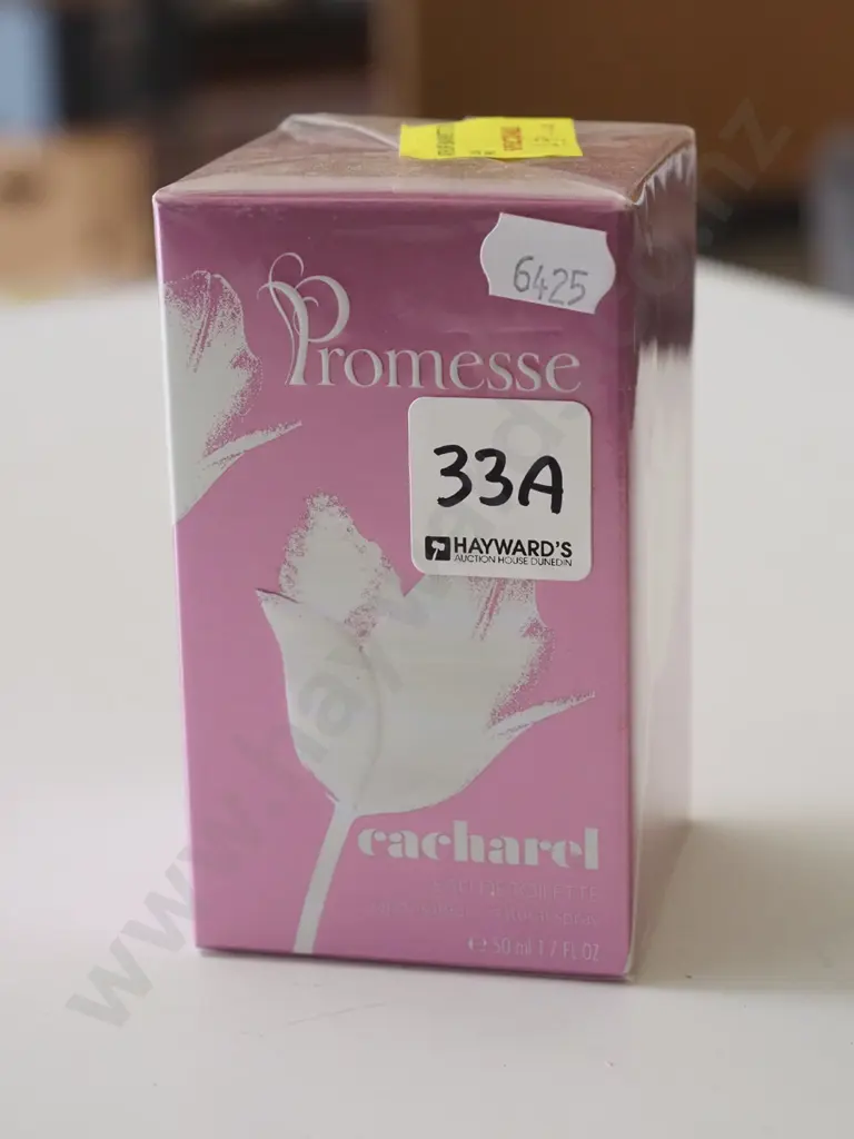boxed as new Cacharel Promesse eau de toilette 50ml Image 1++