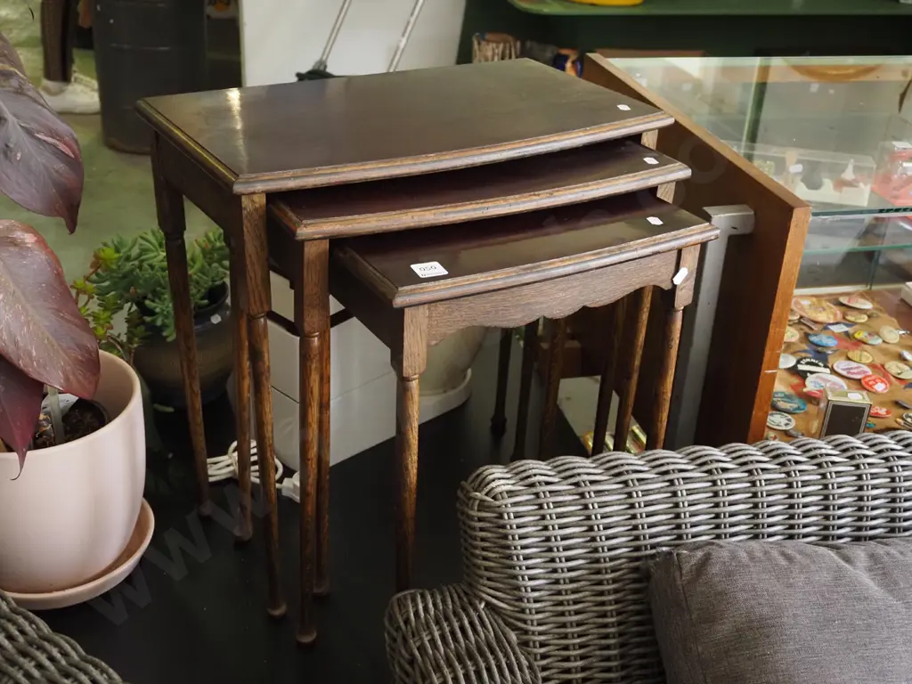  nest of 3 tables Image 1++