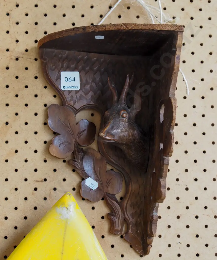 carved corner shelf Image 1++