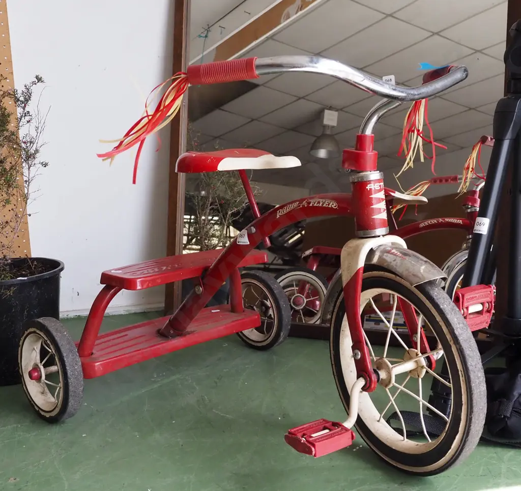 retro Radio Flyer trike Image 1++