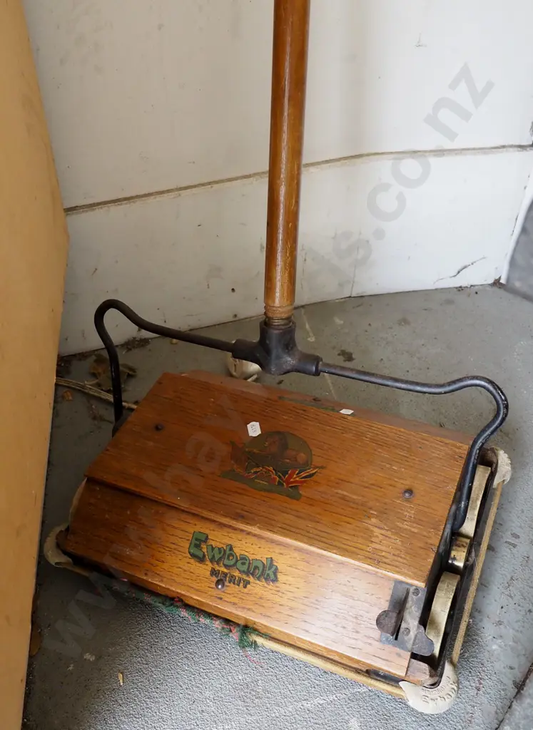 Ewebank carpet sweeper Image 1++