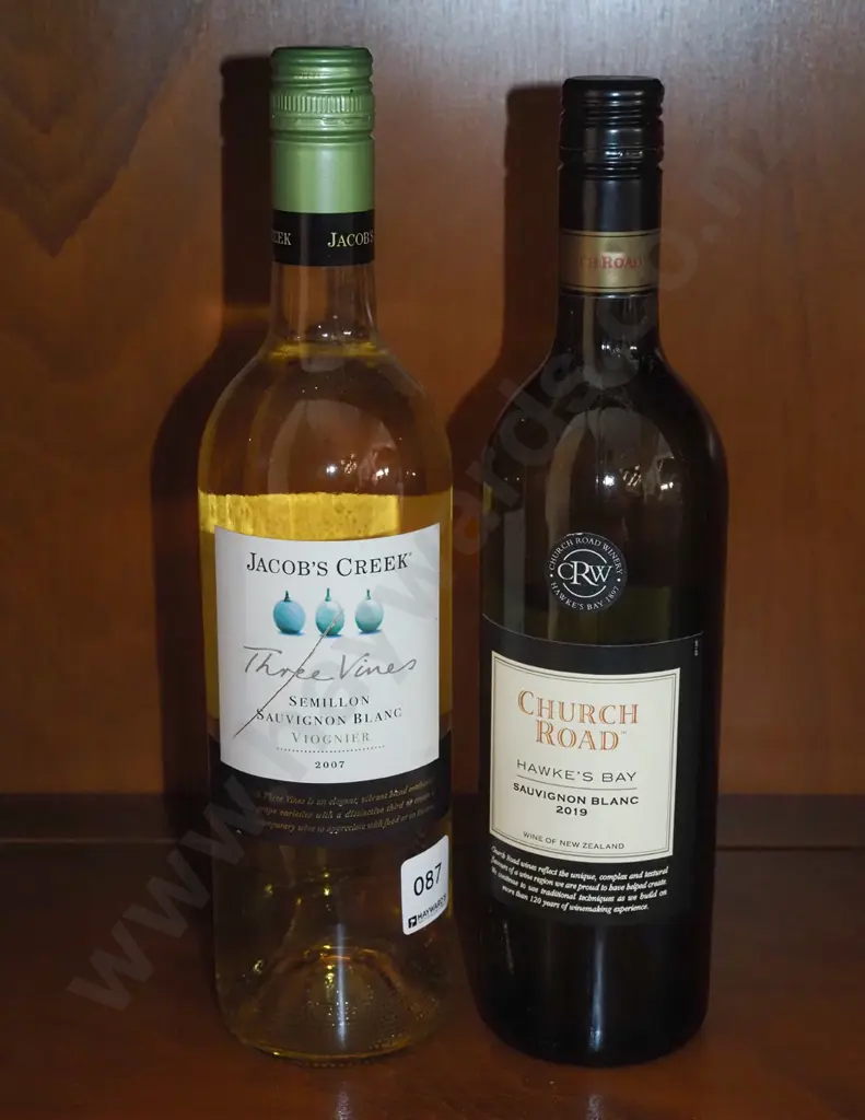 2x bottles of sauvignon blanc - Jacobs Creek, Church Road Image 1++
