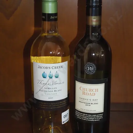 2x bottles of sauvignon blanc - Jacobs Creek, Church Road