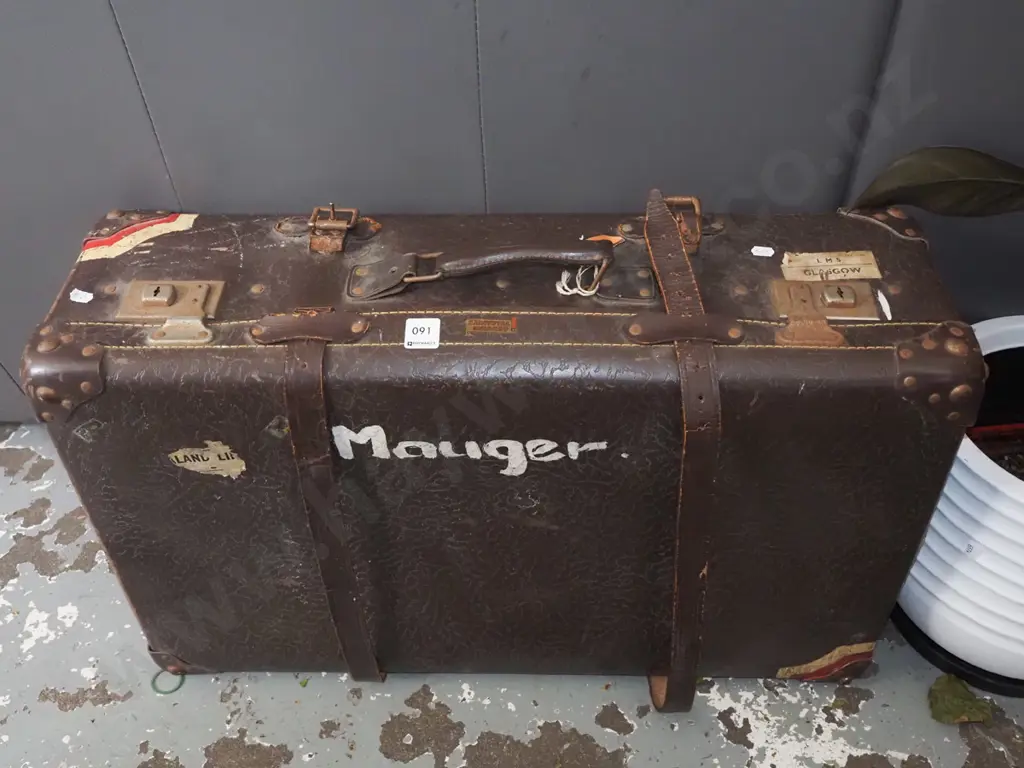 vintage Vulcanite suitcase Image 1++