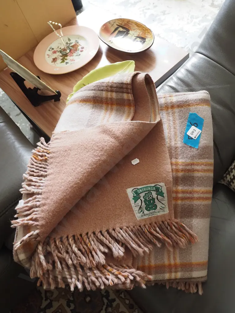Onehunga Mills checked travel blanket Image 1++