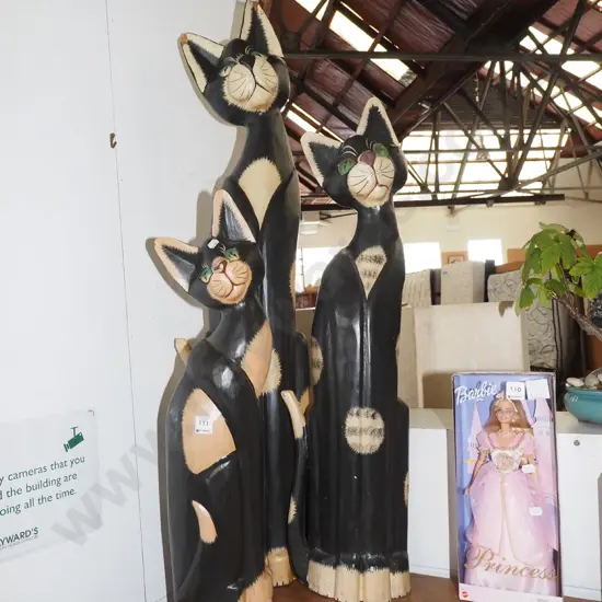 3x carved wooden cat figurines H960 - some damage to ears