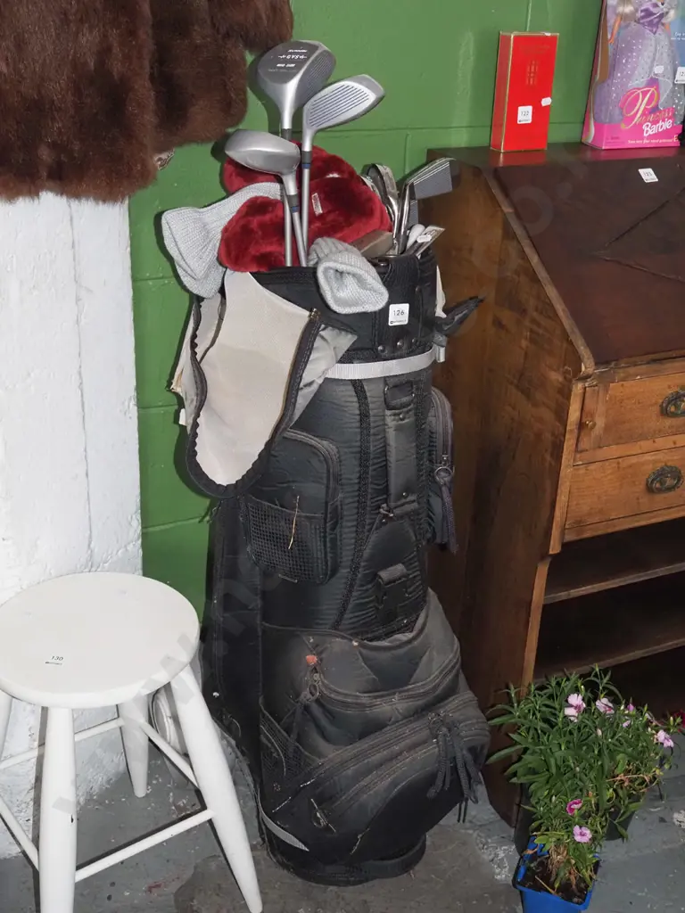 golf clubs and bag and trundler Image 1++