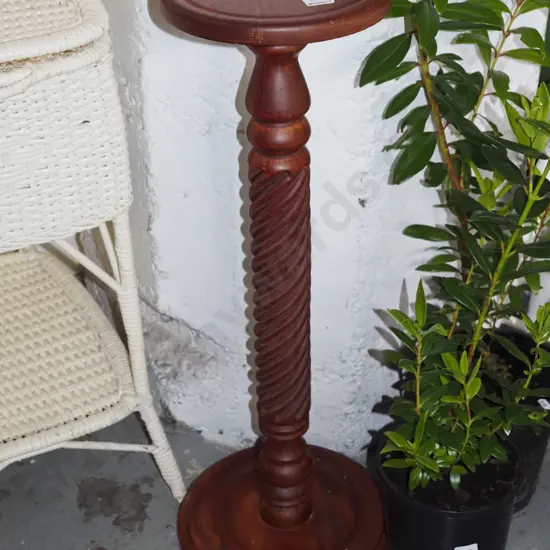 turned pine jardiniere stand H700