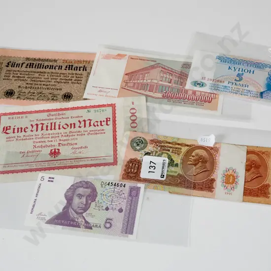 various international bank notes