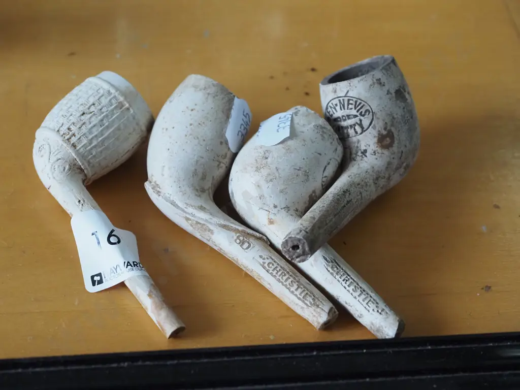 4x clay pipes Image 1++