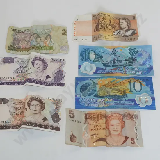 various NZ and other bank notes