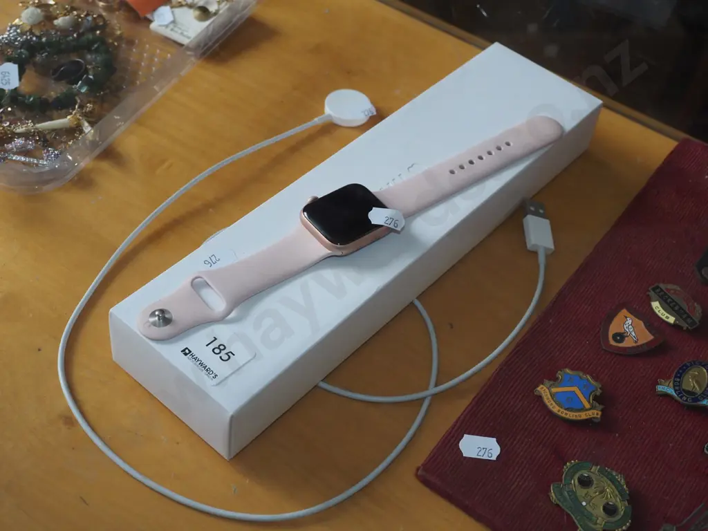 apple series 6 smartwatch Image 1++