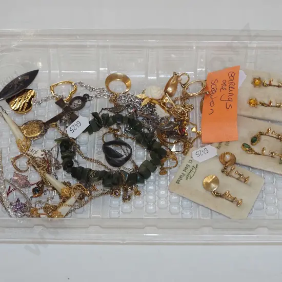 tray of costume jewellery including screw on earrings
