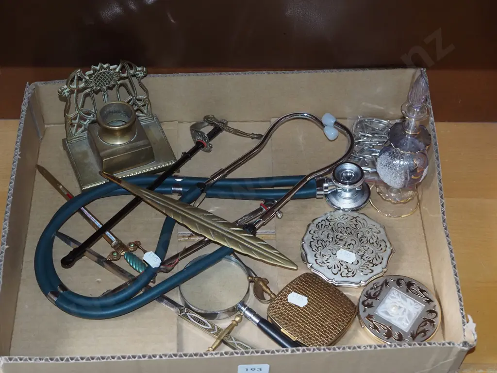 box; stethoscope, magnifying glass etc Image 1++