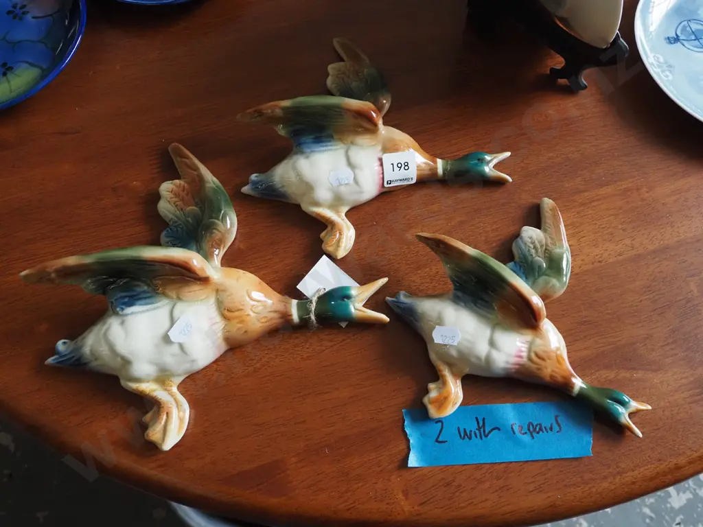 3x Japanese? wall mounted ducks - 2 have repairs Image 1++