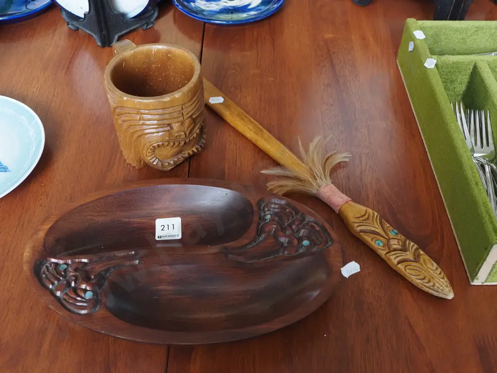 assorted NZ souvenir ware Image 1++