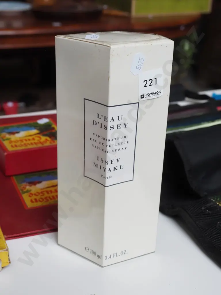 boxed Issey Miyake L'Eau D'Issey eau de toilette 100ml Image 1++