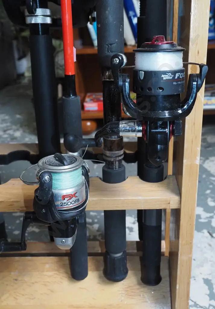 3x fishing rods - 2 with reels - blue dots Image 1++